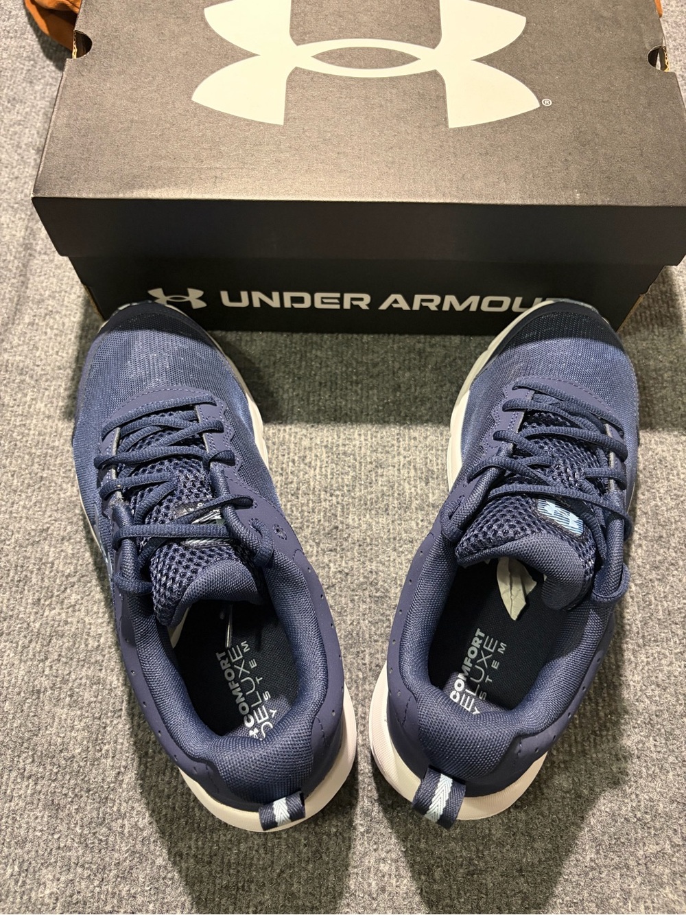New Under Armour Women’s Charged Assert 10 Running Shoes – Size 12